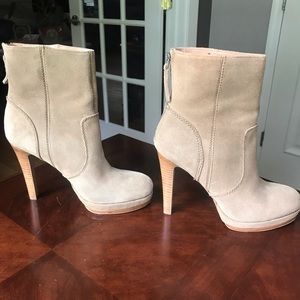 Tan heeled boots!